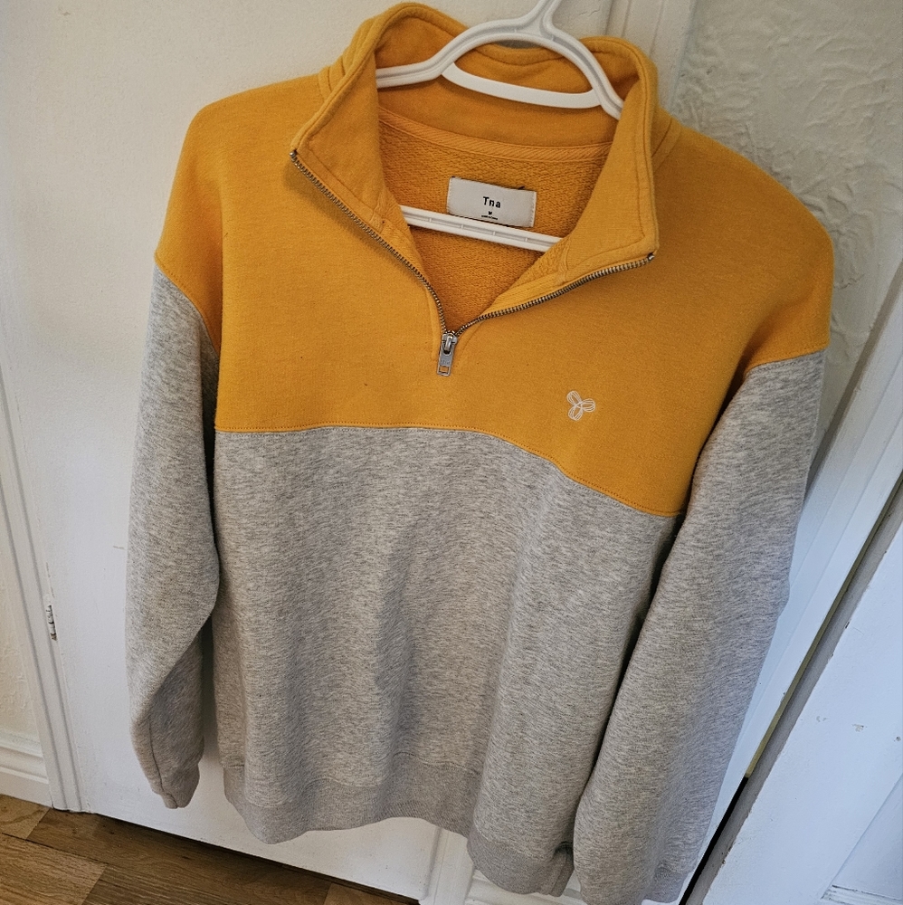 Tna sweater
